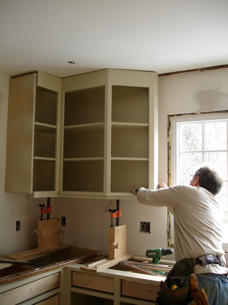 DIY Cabinet jacks for installing wall cabinets : r/shittywoodworking