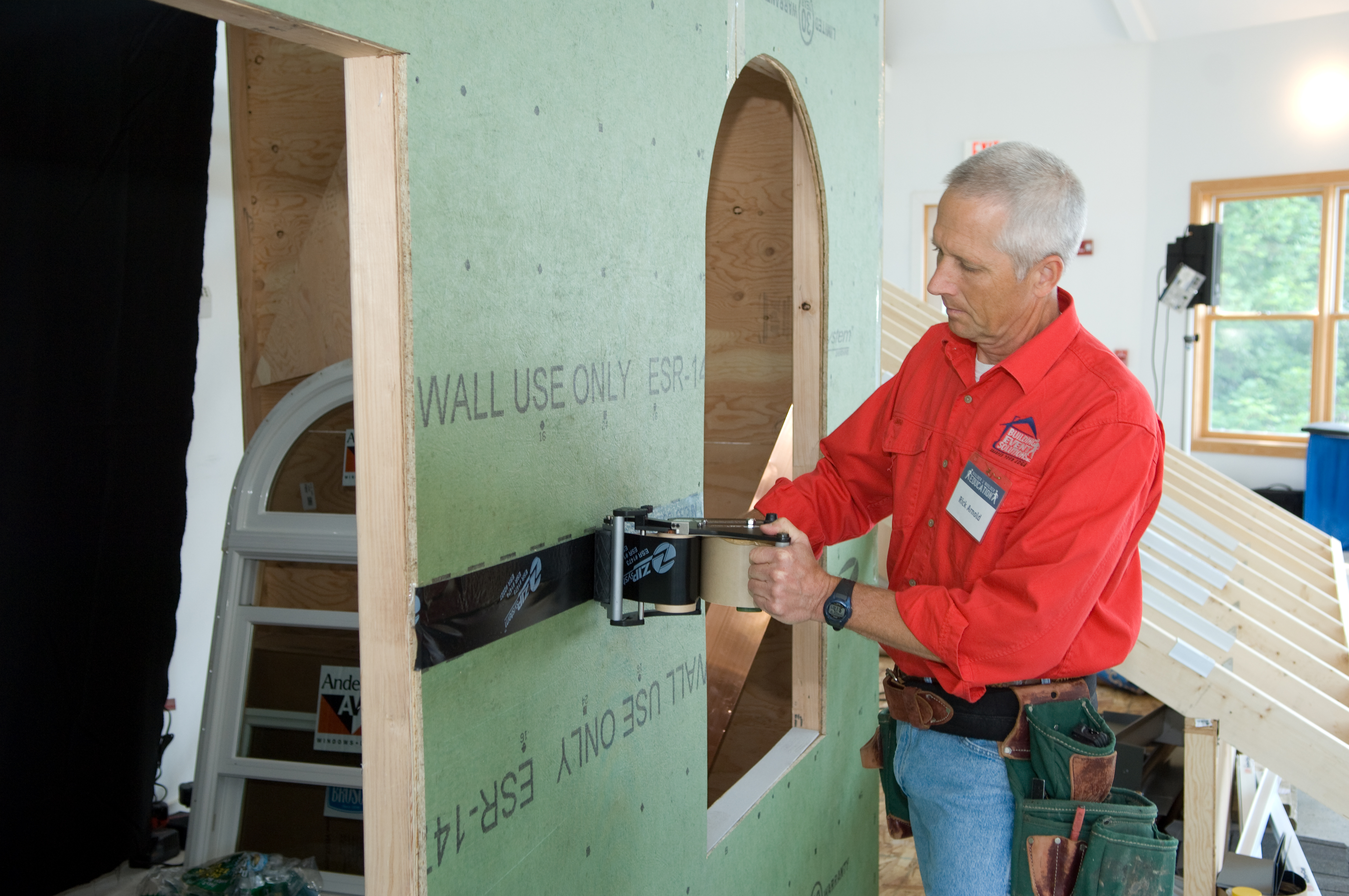 Installing J-Channel for Vinyl Siding around Windows - Fine Homebuilding